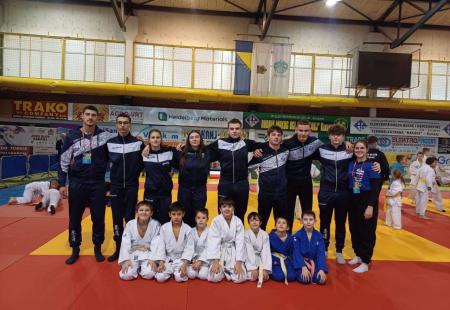 https://storage.bljesak.info/article/475839/450x310/judo 9.jpg